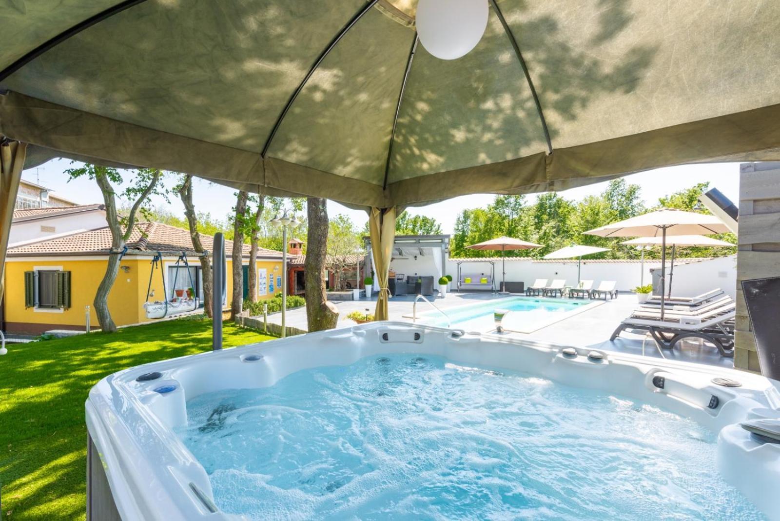 In With Terrace, Air Conditioning, Wifi, Washing Machine Apartment *