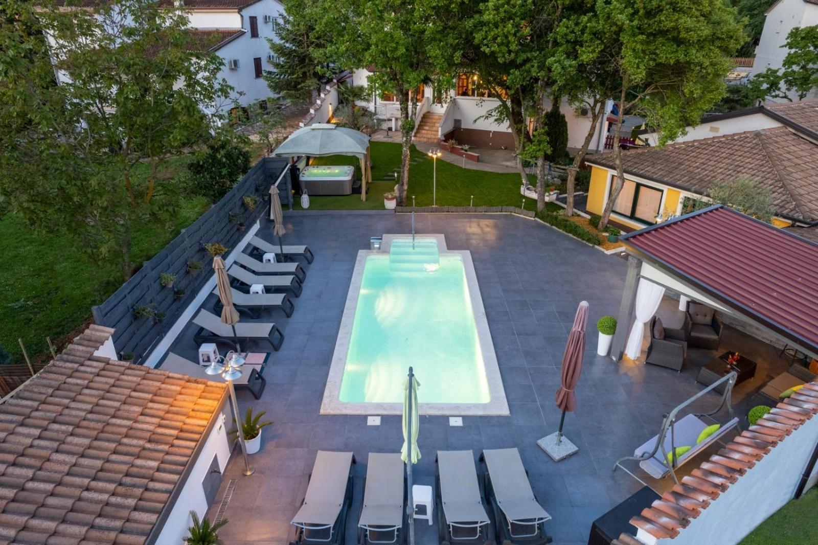 In With Terrace, Air Conditioning, Wifi, Washing Machine Apartment