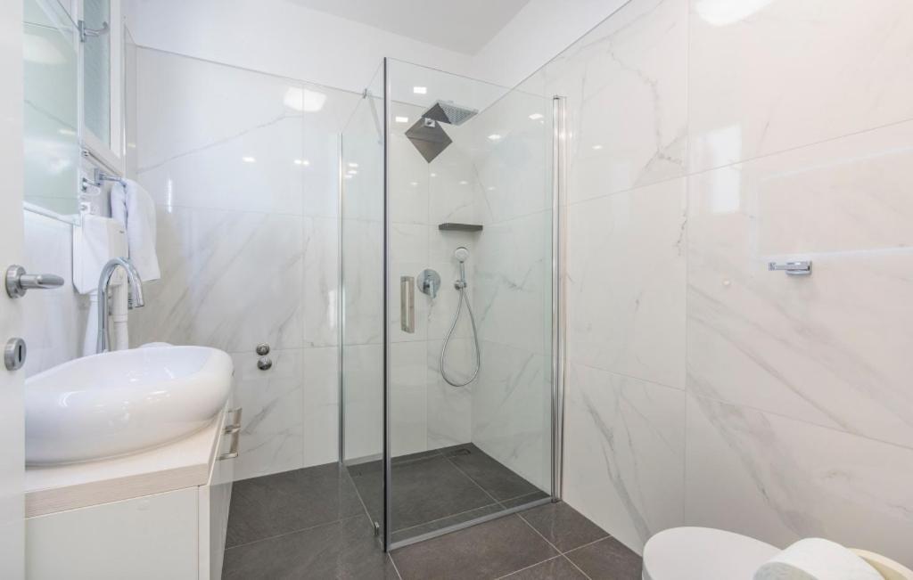 In With Terrace, Air Conditioning, Wifi, Washing Machine *